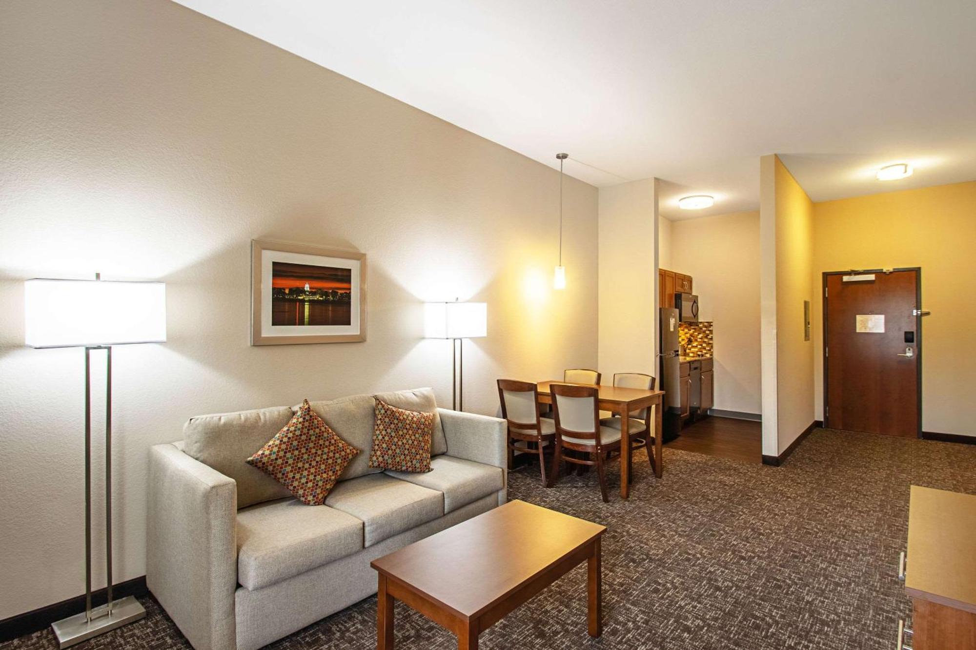 Mainstay Suites Madison - Monona Экстерьер фото