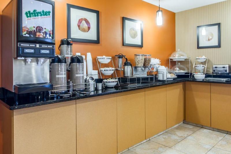 Mainstay Suites Madison - Monona Экстерьер фото